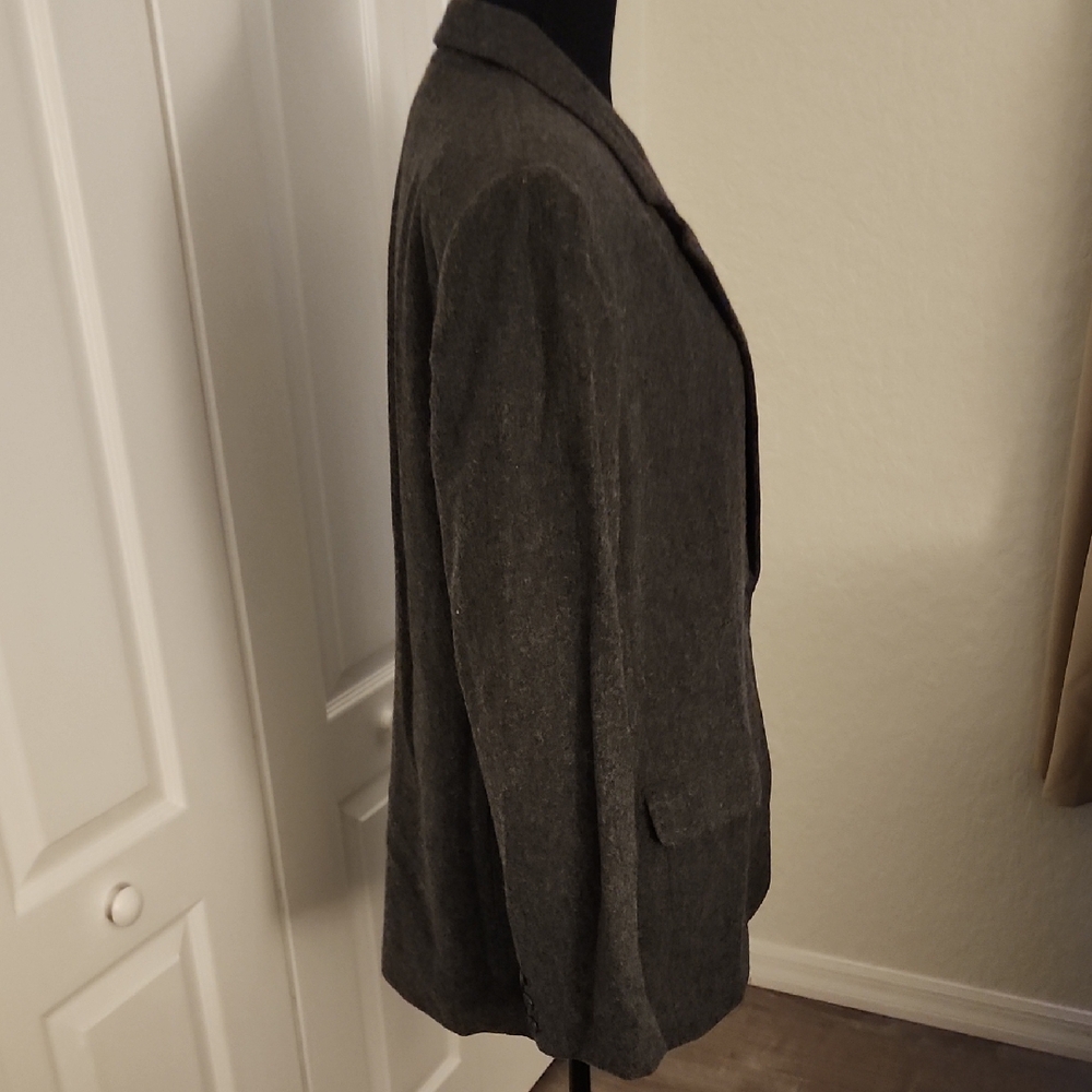 White Stag Gray Blazer with Notched Lapel - Picture 4 of 6
